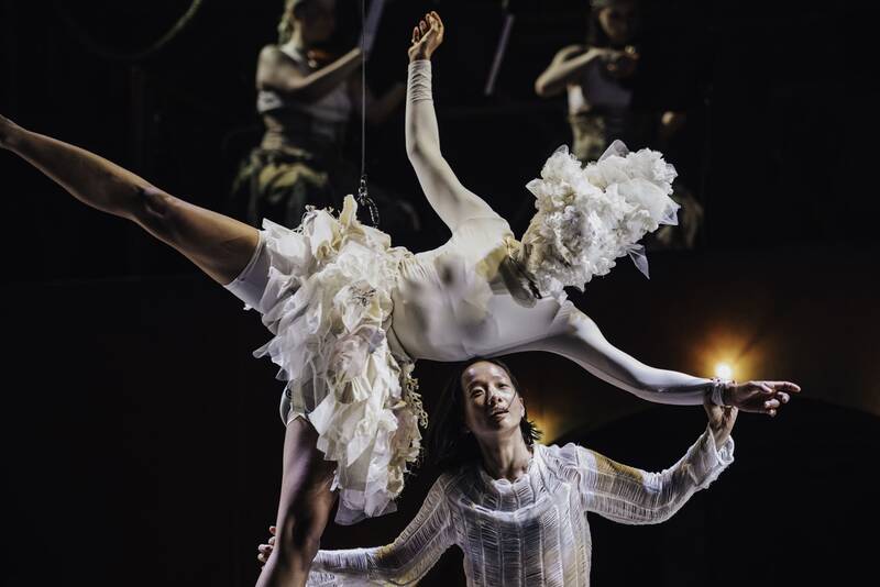  - LE PETIT CIRQUE - Marie Bourgeois & Yoann Bourgeois & Pomme